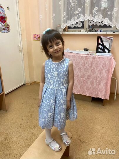 Платье праздничное