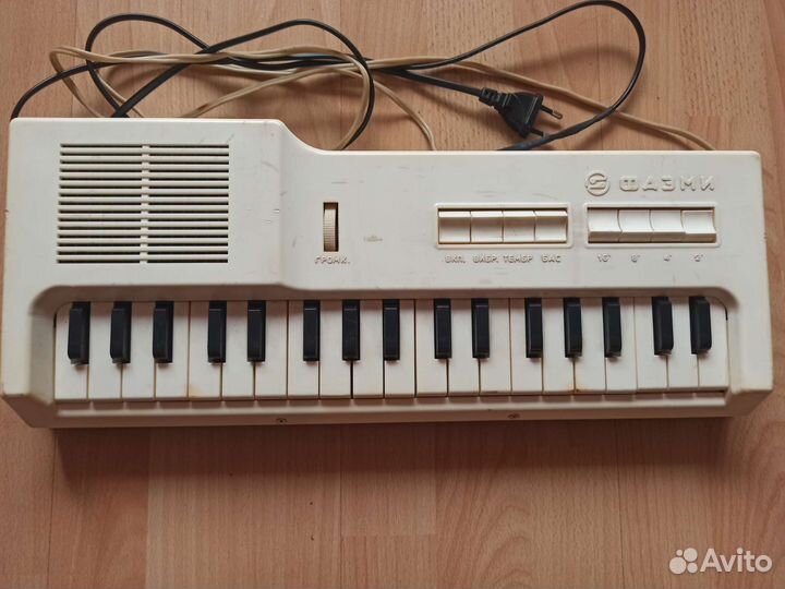Музыкальный синтезатор Фаэми СССР