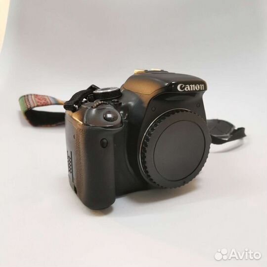 Зеркальный фотоаппарат Canon 600d