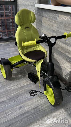 Детский трехколесный велосипед коляска