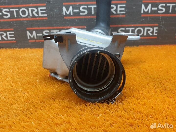 Интеркулер левый Bmw 7-Series F01 N63B44 2011