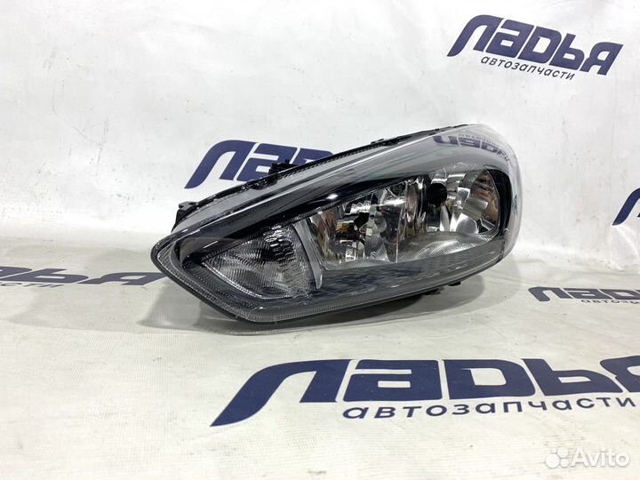 Фара Ford Focus 3 (15) левая черная