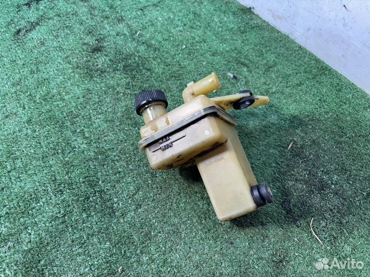 Бачок гур Mazda 3 хетчбек Z6 2008