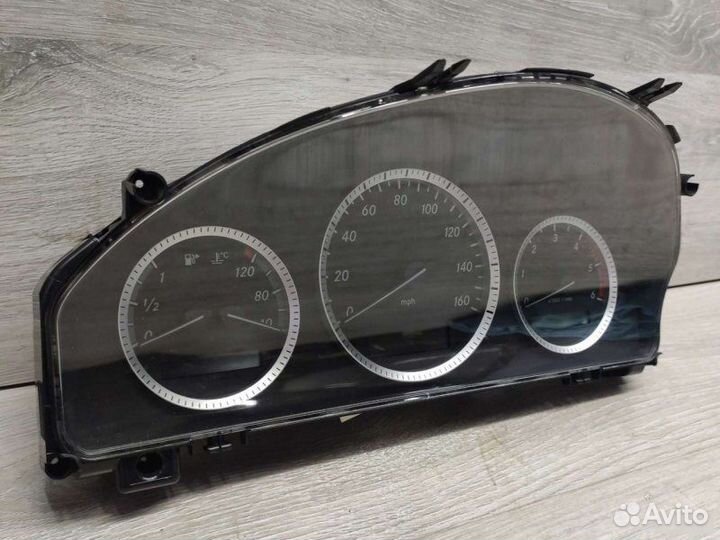 Щиток приборов Mercedes C W204