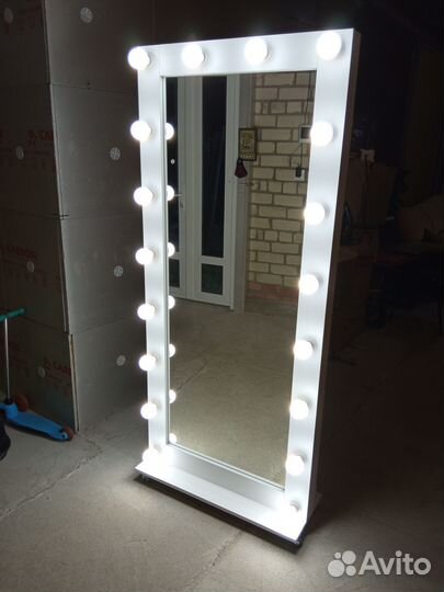 Зеркало гримерное, напольное с лампочками