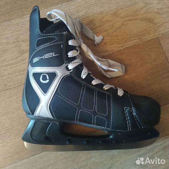 Коньки хоккейные