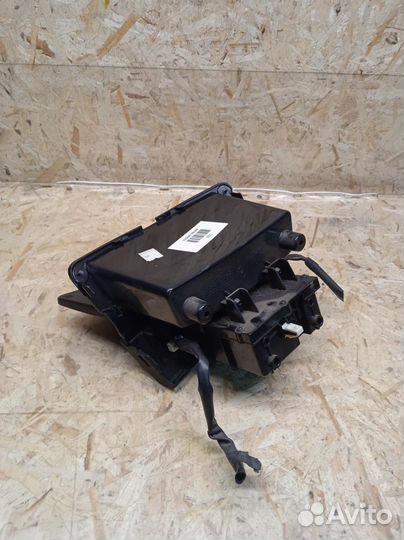 Центральная консоль бардачок Hyundai i30