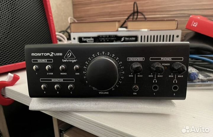 Студийное оборудование мониторы, синтезатор, пр