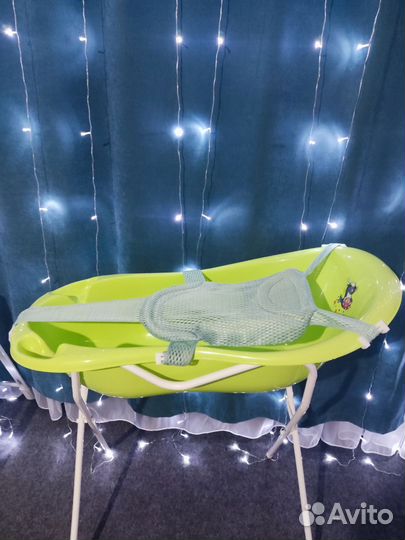 Детская ванночка для купания с подставкой