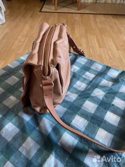 Дамская сумка. Италия. Оригинал.See bu Chloe