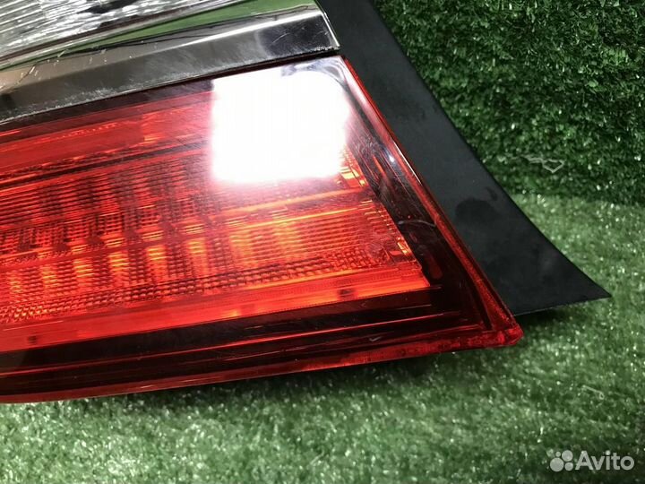 Фонарь задний наружный левый Toyota Camry