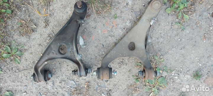 Рычаги передней подвески Subaru Outback 2010