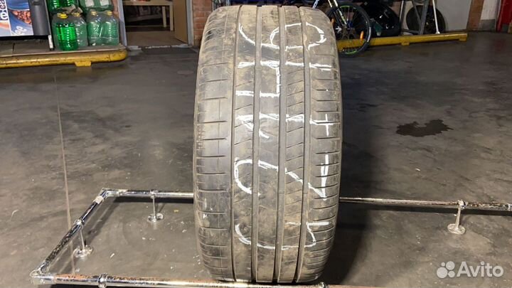 Pirelli P Zero Sports CAR 325/30 R23 109Y
