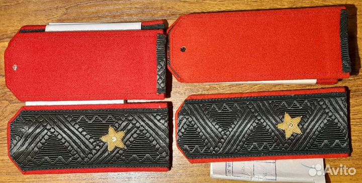 Погоны генеральские, вышитые латунью звезды, канит