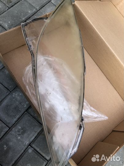 Стекло для правой фары Mazda 6, б/у