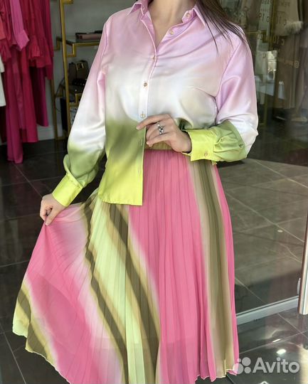 Костюм шелковый