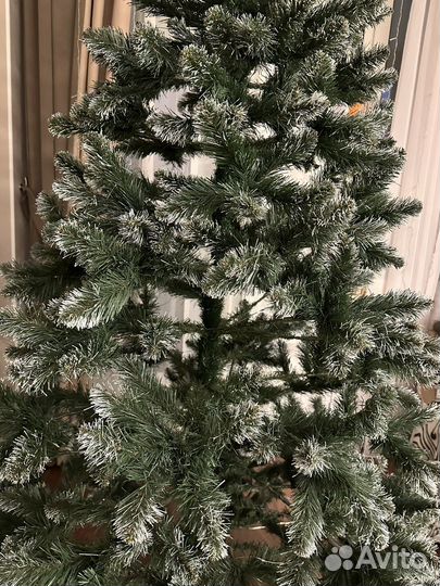 Елка искусственная 210