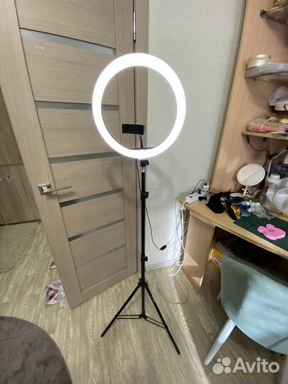 Кольцевая лампа со штативом 32см