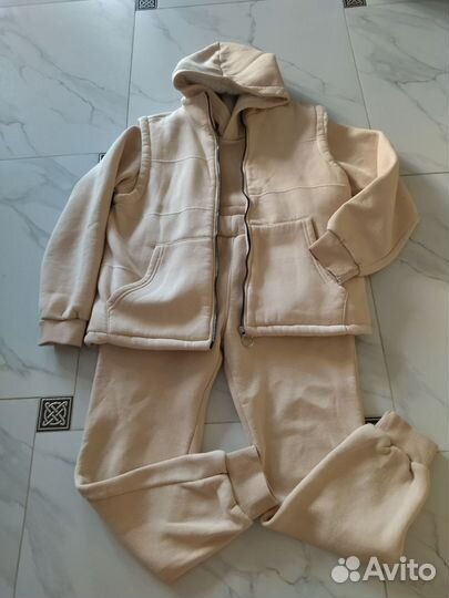 Спортивный костюм женский