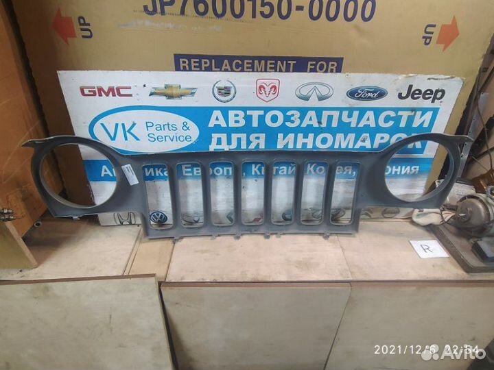 Решетка радиатора Jeep Liberty KJ 02-04