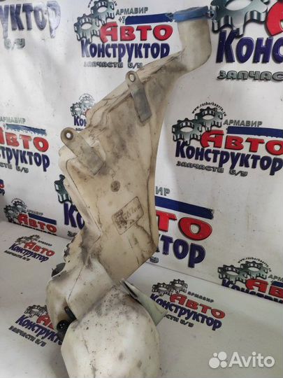 Бачок стеклоомывателя Audi A8 4.2 Quattro седан