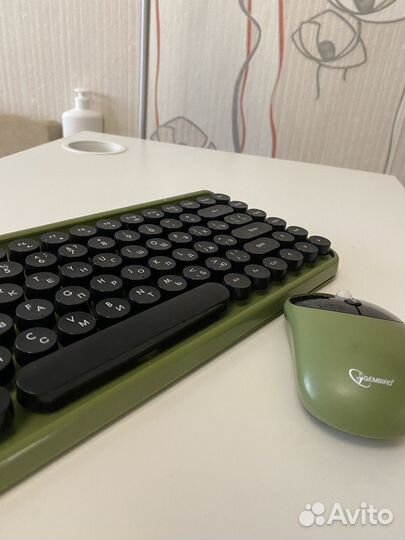 Беспроводная клавиатура и мышь