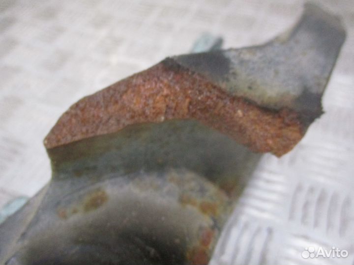 Кронштейн крепления кабины левый Mercedes-Benz A94