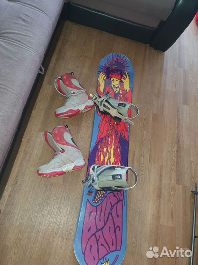Сноуборд с ботинками