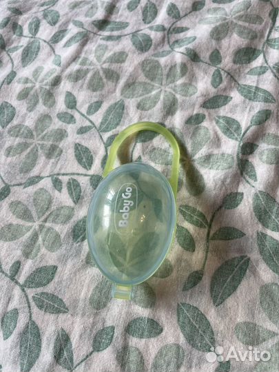 Соска ромашка и коробочка под соски