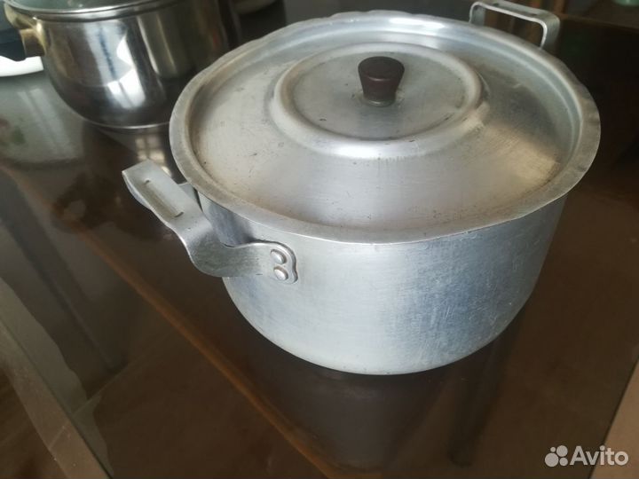 Кастрюли, ковшик