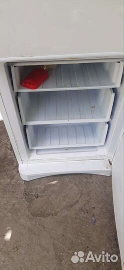 Холодильник indesit