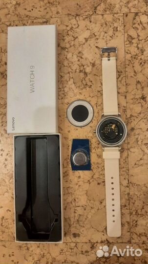 Смарт-часы Lenovo Wathc 9