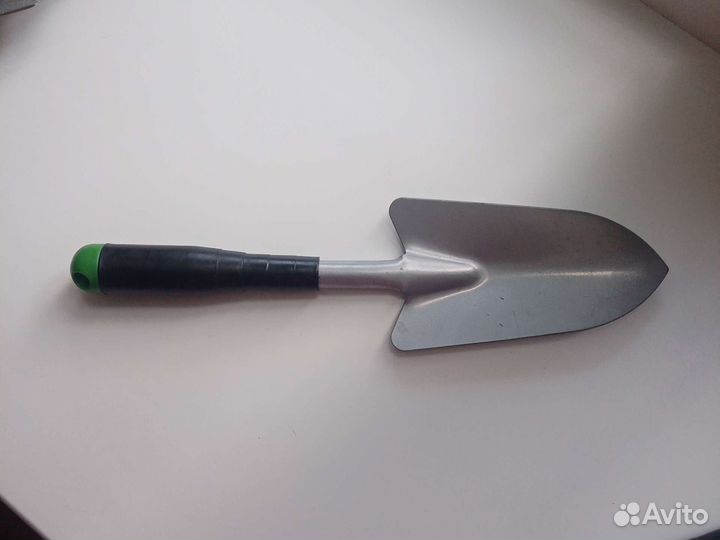 Набор садовых инструментов совок грабли мотыга