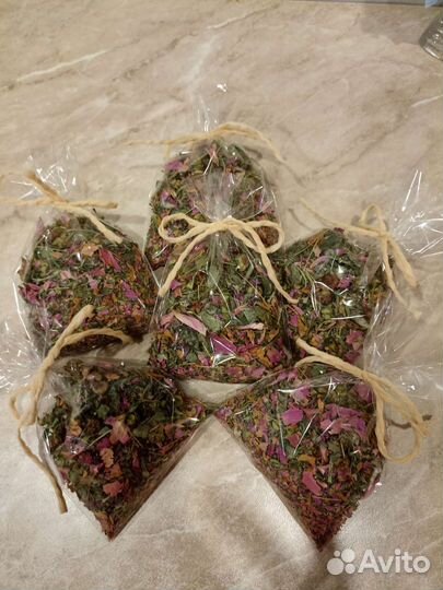 Травяной сбор: мята, клубника, роза, чабрец