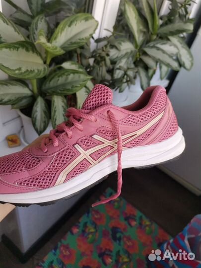 Кроссовки женские asics 37