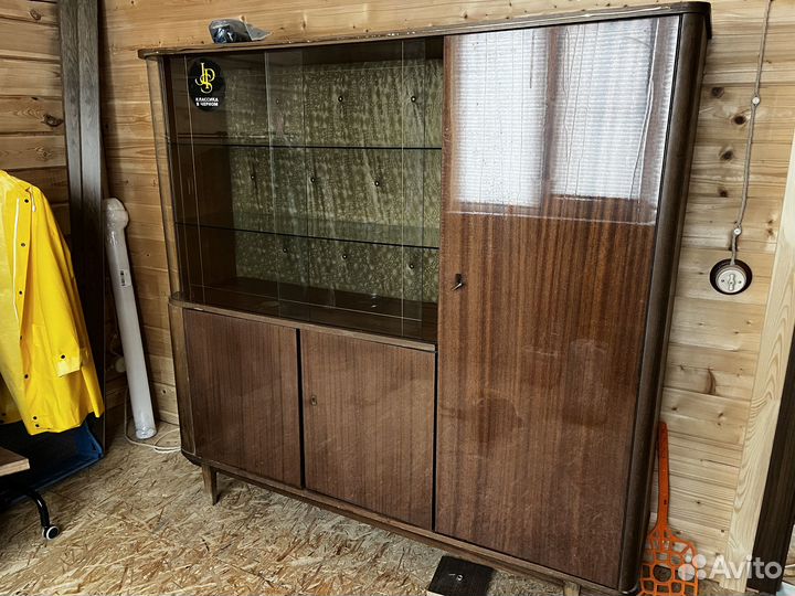 Сервант Хельга