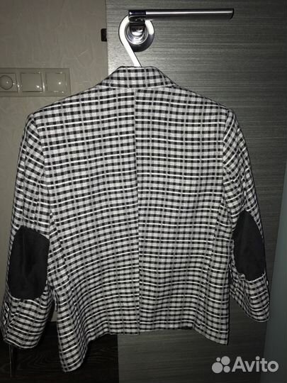 Пиджак на мальчика новый