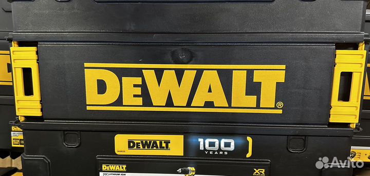 Аккумуляторный шуруповерт dewalt DCD100