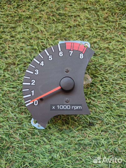 Тахометр акцент