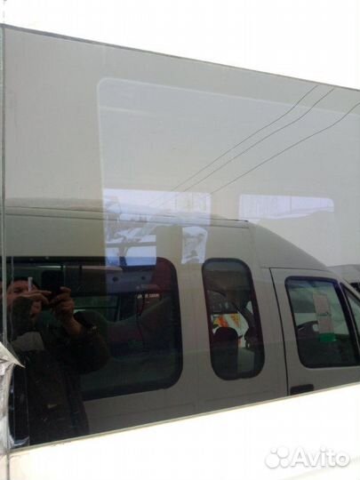 Стекло левое Mercedes-Benz Sprinter 515 906.657 OM