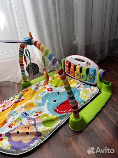 Развивающий коврик с пианино Fisher price