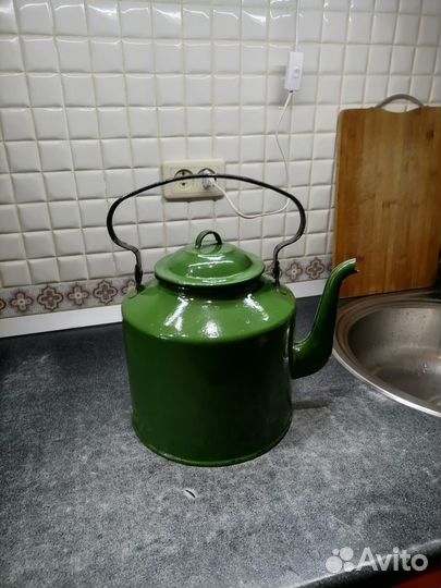 Эмалированные чайники и бидон СССР