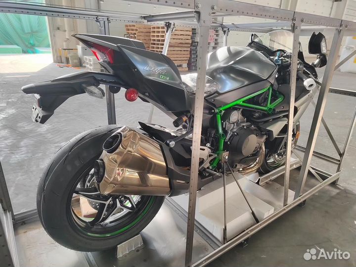 Новый Kawasaki H2 Carbon