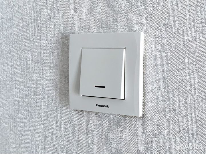 Выключатель Panasonic 1-клавишный, с индикацией