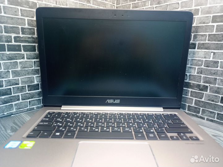 Ноутбук asus i3(6) 2.3*4/12/240ssd/2gb