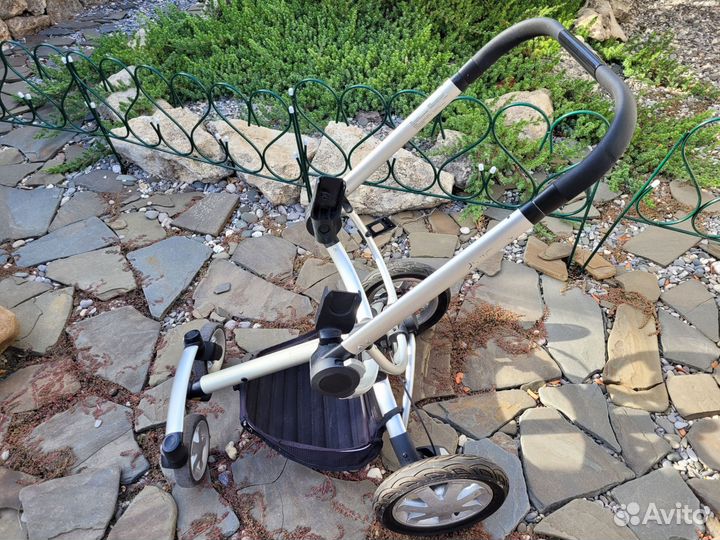 Коляска Quinny (шасси для автолюлек Maxi-Cosi)