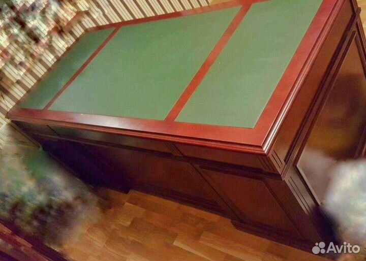 Стол красное дерево натуральная кожа Испания