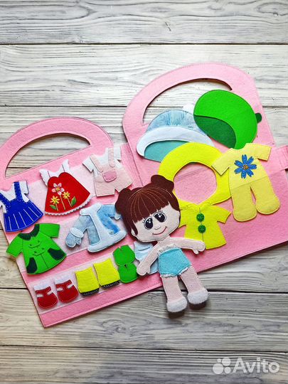 Кукла с одеждой из фетра новая