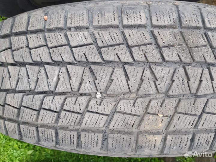 Bridgestone Blizzak DM-V1 275/70 R16
