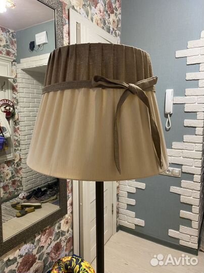 Торшер напольный со столиком